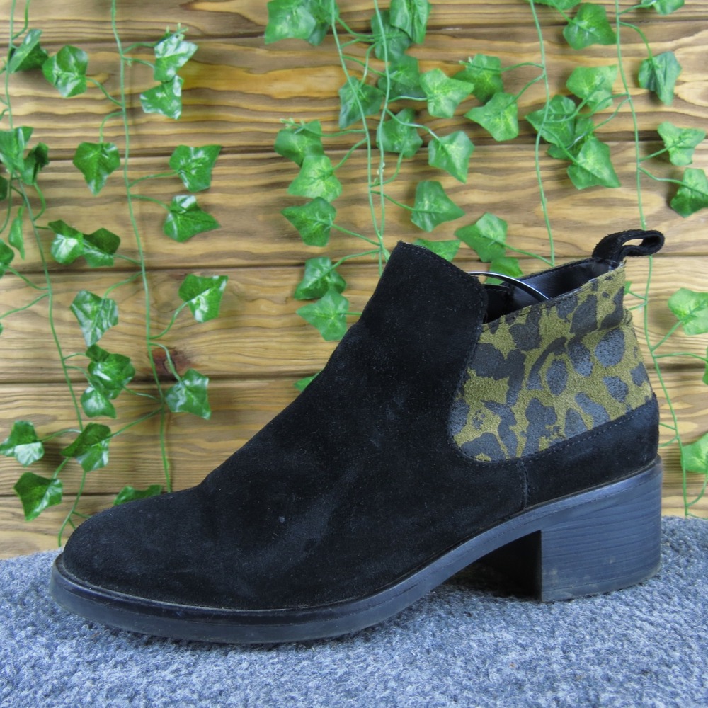 Clarks‎ Womens 9 Black Suede Ankle Boots Block Heel Animal Print Shoes